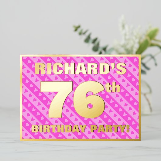 76th Birthday Party —おもしろいピンクのハートとストライプ 箔招待状 (立ち正面)