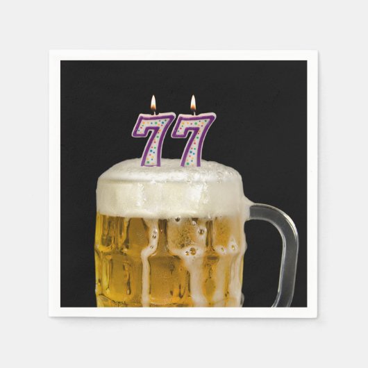 77誕生日ビールオンブラックナプキンス スタンダードカクテルナプキン (正面)