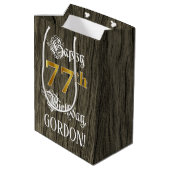 77誕生日:フェイク金ゴールドルック&ウッドフェイクパターン ミディアムペーパーバッグ (裏面アングル)