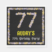 77誕生日:フローラ花数名前をカスタムする スタンダードランチョンナプキン (正面)