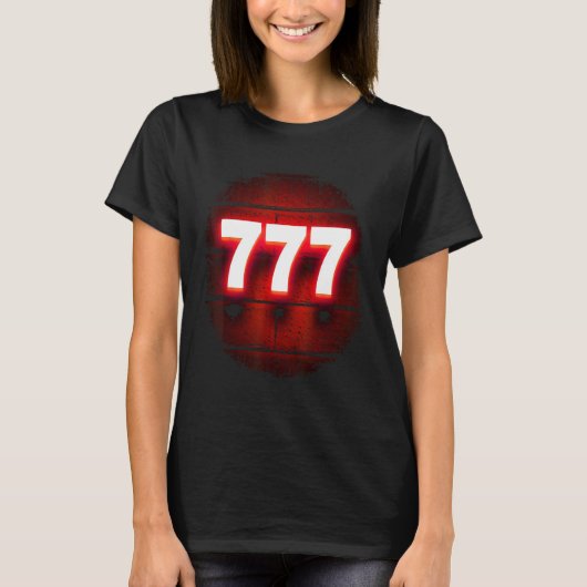 777 Lucky Slot Numbers Jackpot Tシャツ (正面)