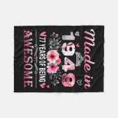 77th Birthday Made In 1949 77 Years Of Being Aweso フリースブランケット (正面(横))