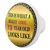 79おもしろい歳のカッコいいルックスを生む セラミックノブ (右)