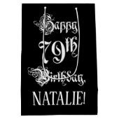 79誕生日:、ファンシースクリプエレガントト+名前をカスタムする ミディアムペーパーバッグ (裏面)