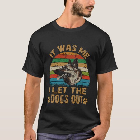 7 私が犬を外に出した ジャーマンシェパード Tシャツ (正面)