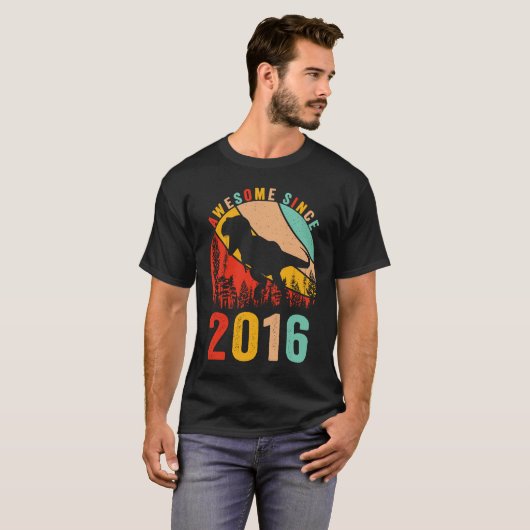 7th Bday Dinosaur T Rex Boys Retro Awesome Since 2 Tシャツ (正面フル)