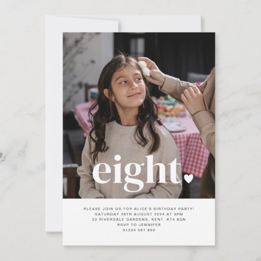 8つのハートフォトファースト誕生日招待状 招待状 (正面)