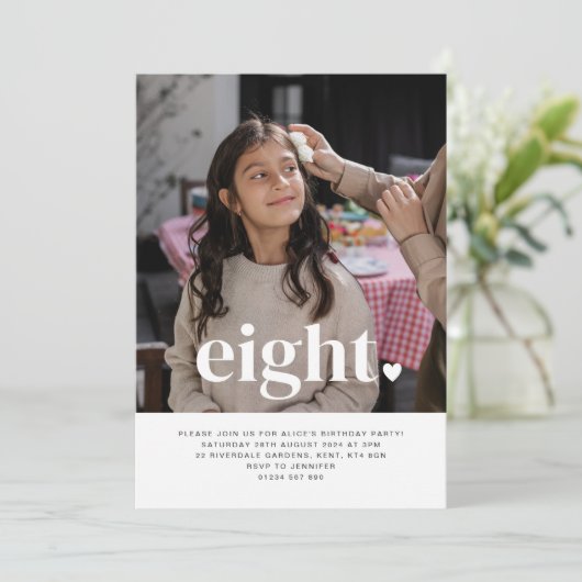 8つのハートフォトファースト誕生日招待状 招待状 (スタンド正面)