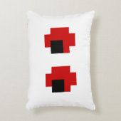 8つのビット不気味で赤い目 アクセントクッション (正面(垂直))