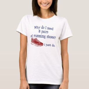 8つの組の運動靴 Tシャツ