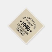 8パーソナライズされたヴィンテージ80歳の誕生日パーティー スタンダードカクテルナプキン (角)