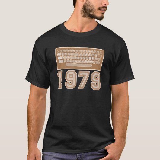 8ビットコンピュータA 400レトロ1979おたくギークVideogam Tシャツ (正面)