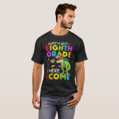8年生の恐竜の少年を見てSchoに戻る Tシャツ (正面フル)