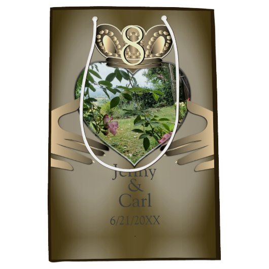 8日19日の写結婚真記念クラドー   ミディアムペーパーバッグ (正面)