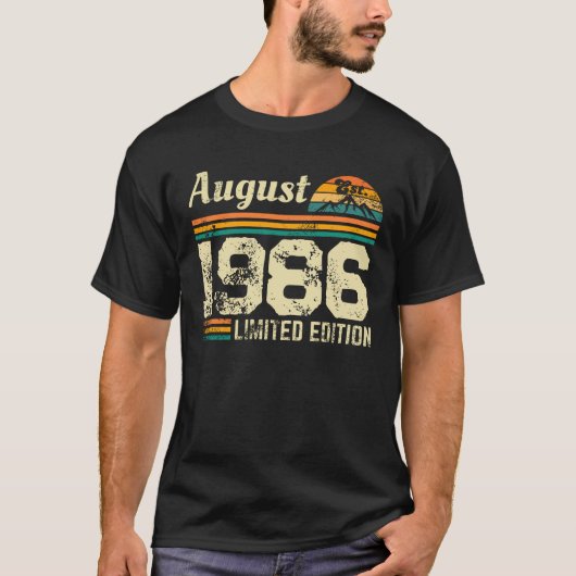 8月 誕生日 カスタム年 Tシャツ (正面)