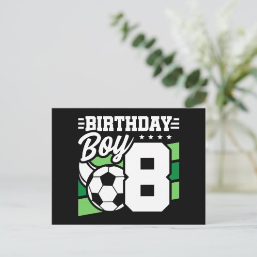 8歳のサッカーパーティー 誕生日ボーイ 8歳の誕生日 ポストカード (スタンド正面)