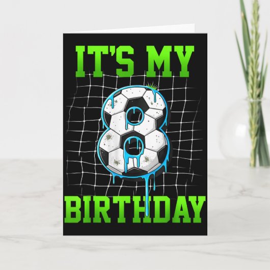 8歳の誕生日を祝おう!サッカー好き男子の8歳の誕生日 カード (正面)