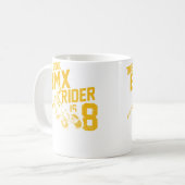8歳の誕生日を迎えるBMXライダーの少年ファン コーヒーマグカップ (正面左)