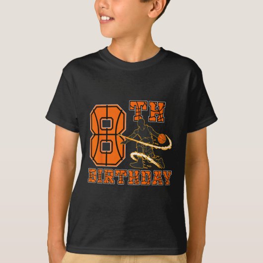 8歳バスケットボール選手第8誕生日ボーイソン Tシャツ (正面)