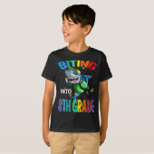 8等サメ新学期Tシャツへの噛み込み Tシャツ (正面フル)
