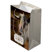 80おもしろい誕生日のヤギ ミディアムペーパーバッグ (正面アングル)