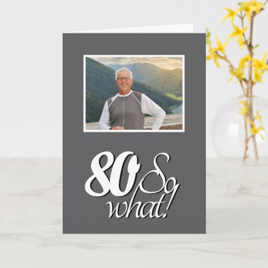 80おもしろい so80th誕生日写真 カード (黄色い花)