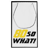 80だからおもしろい何ブラックイエロー80誕生日 スモールペーパーバッグ (裏面)