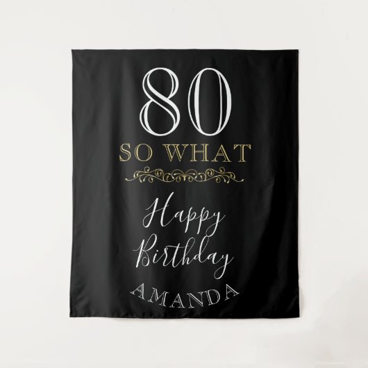 80だからおもしろい引用文ブラックエレガント80th誕生日 タペストリー (正面)