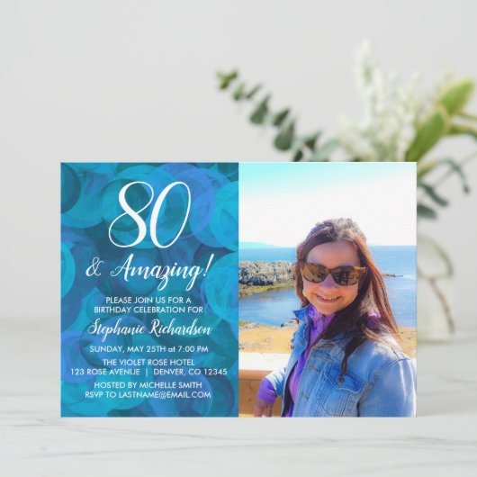 80と素晴らしいエレガント海ブルーフォト誕生日 招待状 (スタンド正面)
