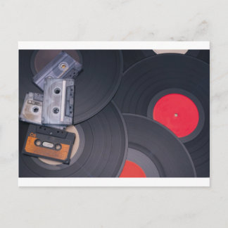 80のレトロカセットテープとレコード ポストカード