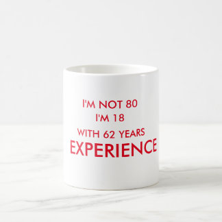 80の誕生日のデザインのクラシックで白いマグ コーヒーマグカップ
