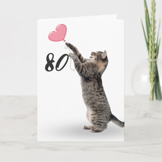 80よくはしゃぐ歳の誕生日カード用のタビー猫 カード (正面)