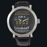 80パーソナライズされた誕生日1942生まれヴィンテージ黒 腕時計<br><div class="desc">1942パーソナライズされた年に80歳を迎えユニークてその特別な誕生日生まれ者の時計。このヴィンテージレトロスタイルブラック、ホワイト、金ゴールドデザインに名前を追加80歳の誕生日カスタムプレゼント。名前と年を提供されたテンプレートで簡単に編集。素敵なカスタム黒い誕生日プレゼント。その80番目のパーティーお祝いのためのより多くの贈り物やパーティー用品は、店の"伝説的な"デザインで利用可能。</div>