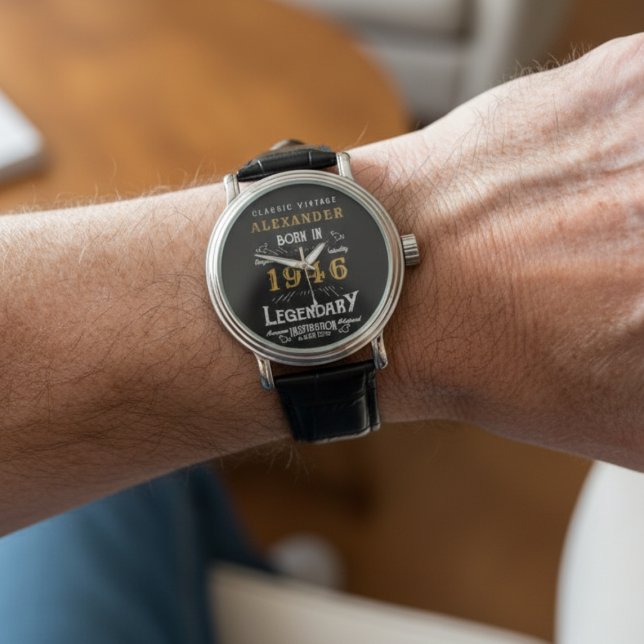 80パーソナライズされた誕生日1943生まれヴィンテージ黒 腕時計 (Personalized dress watch on  a mans wrist. )
