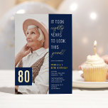 80フォトブルー&金ゴールド80th Birthday Party 実在 （英語） 箔招待状<br><div class="desc">シックなブルーの背景を祝含むこれらのホイル80thバースデーパーティ招待状とスタイルでは実在モダン、ことわざの男の子と女の子の写真、「この良い見た目に80年かかった！」と文字テンプレートをパーソナライズするために簡単されている。</div>