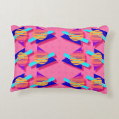 80年代のメンフィスのネオン三角形のパターン アクセントクッション (裏面)