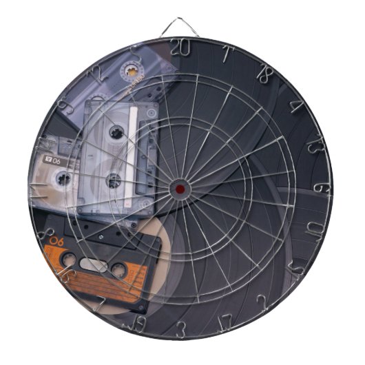 80年代のレトロのカセットテープおよびレコード ダーツボード (正面)