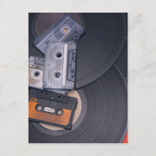 80年代のレトロのカセットテープおよびレコード ポストカード