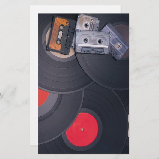 80年代のレトロのカセットテープおよびレコード 便箋 (正面/裏面)