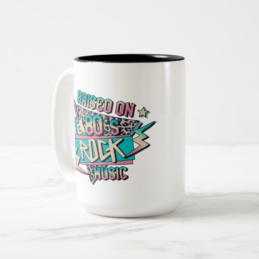 80年代のロック・ミュージックで生まれ変わった ツートーンマグカップ (正面左)