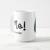 80年代の写真で"自分"を祝う黒インクデザイン コーヒーマグカップ (正面左)