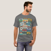 80年代音楽好きギフト レトロカセット少年 Tシャツ (正面フル)