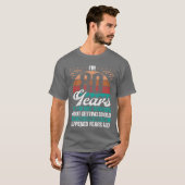80歳の皮肉なユーモア おじいちゃん おばあちゃん 80歳の誕生日 f tシャツ (正面フル)