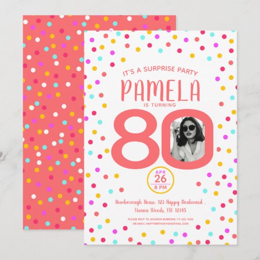 80歳の誕生日カスタム写真 リビングコーラル色のコンフェッティ 招待状 (正面/裏面)