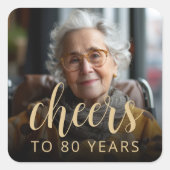 80歳の誕生日パーティーの写真で乾杯 スクエアシール (正面)