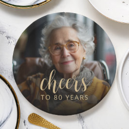 80歳の誕生日パーティーの写真で乾杯 ペーパープレート
