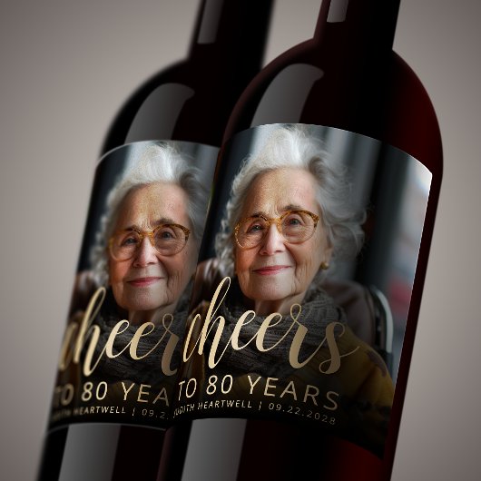 80歳の誕生日パーティーの写真で乾杯 ワインラベル