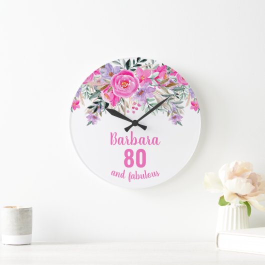 80歳の誕生日ピンクフローラ ラージ壁時計 (ホーム)