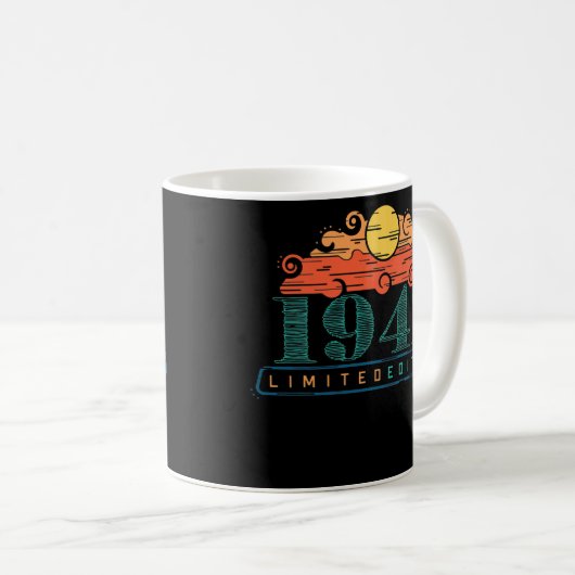 80番目の誕生日の女性男性80歳1942おもしろい年 コーヒーマグカップ (正面右)