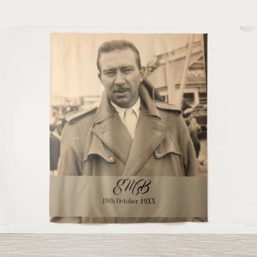 80誕生日エレガントフォトモノグラム男性 タペストリー (正面)